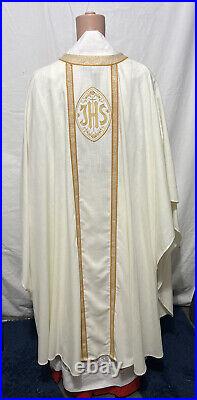 Beautiful Catholic Priests White & Gold Chasuble Vestment