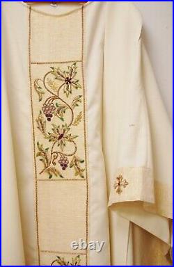 Cream MDS Hand Embroidered Vestment / Chasuble & Stole (#784) Church