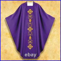 Embroidered chasuble ecru