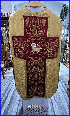 Gold Fiddle Back Roman Chasuble
