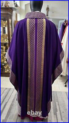 Purple Collared Vestment Chasuble & Stole