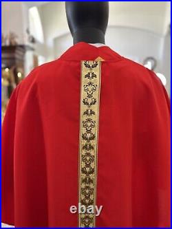 Red Chasuble With Embroidery + Stole R0082