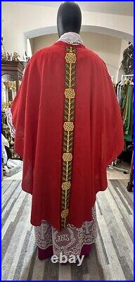 Red Chasuble With Stole R00