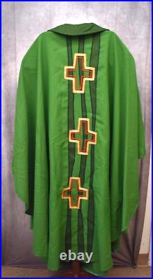Used Green Vestment Chasuble Without Stole Made by Vanderheym (CU724)