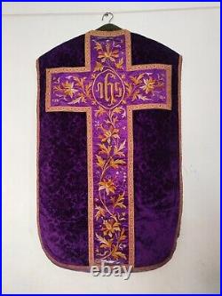 Vintage fabulous church vestment velvet & silk chasuble Christian item1059