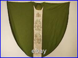 Vintage fabulous silk Priest Church metallic embroiedry Vestment chasuble it353