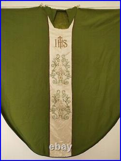 Vintage fabulous silk Priest Church metallic embroiedry Vestment chasuble it353