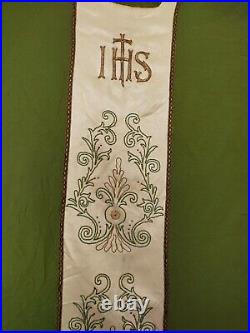 Vintage fabulous silk Priest Church metallic embroiedry Vestment chasuble it353