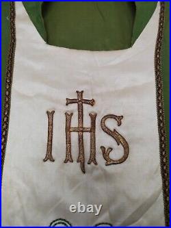 Vintage fabulous silk Priest Church metallic embroiedry Vestment chasuble it353