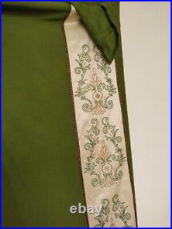 Vintage fabulous silk Priest Church metallic embroiedry Vestment chasuble it353