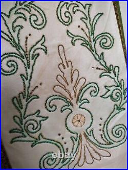 Vintage fabulous silk Priest Church metallic embroiedry Vestment chasuble it353