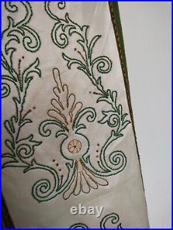 Vintage fabulous silk Priest Church metallic embroiedry Vestment chasuble it353