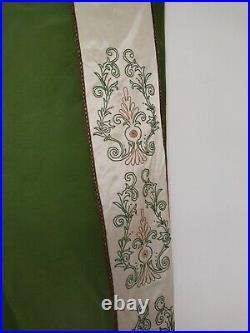 Vintage fabulous silk Priest Church metallic embroiedry Vestment chasuble it353