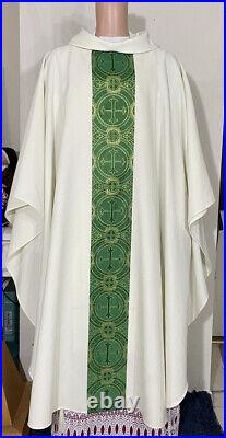 White Chasuble With Green Banding + Stole (wgr0009)