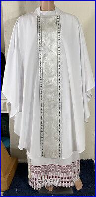 White Chasuble With Silver Banding + Stole (ws0016)