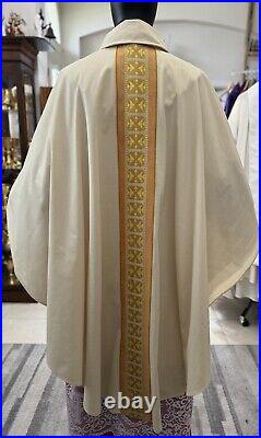 White Collared Vestment Chasuble & Stole CM Almy