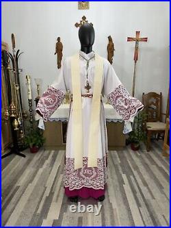 White Collared Vestment Chasuble & Stole Slabbink