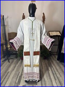 White Ivory Chasuble With Gold Banding + Stole (wg00137)