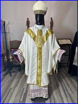 White Ivory Chasuble With Gold Banding + Stole (wg00138)