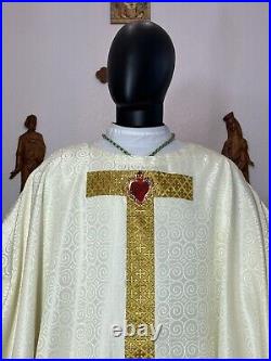 White Ivory Chasuble With Gold Banding + Stole (wg0062)