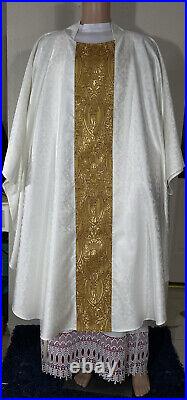 White Ivory Chasuble With Gold Banding + Stole (wg0066)