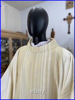 White Ivory Collared Vestment Chasuble & Stole