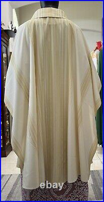 White Ivory Collared Vestment Chasuble & Stole