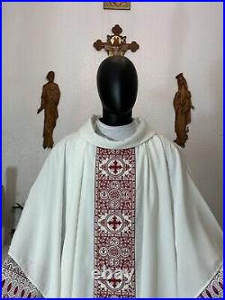 White Ivory Gold Chasuble + Stole (wr0089)