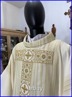 White Ivory Vestment Chasuble & Stole